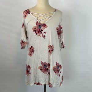 Free Kisses Pink Floral Shirt Blouse Top ((size XL))